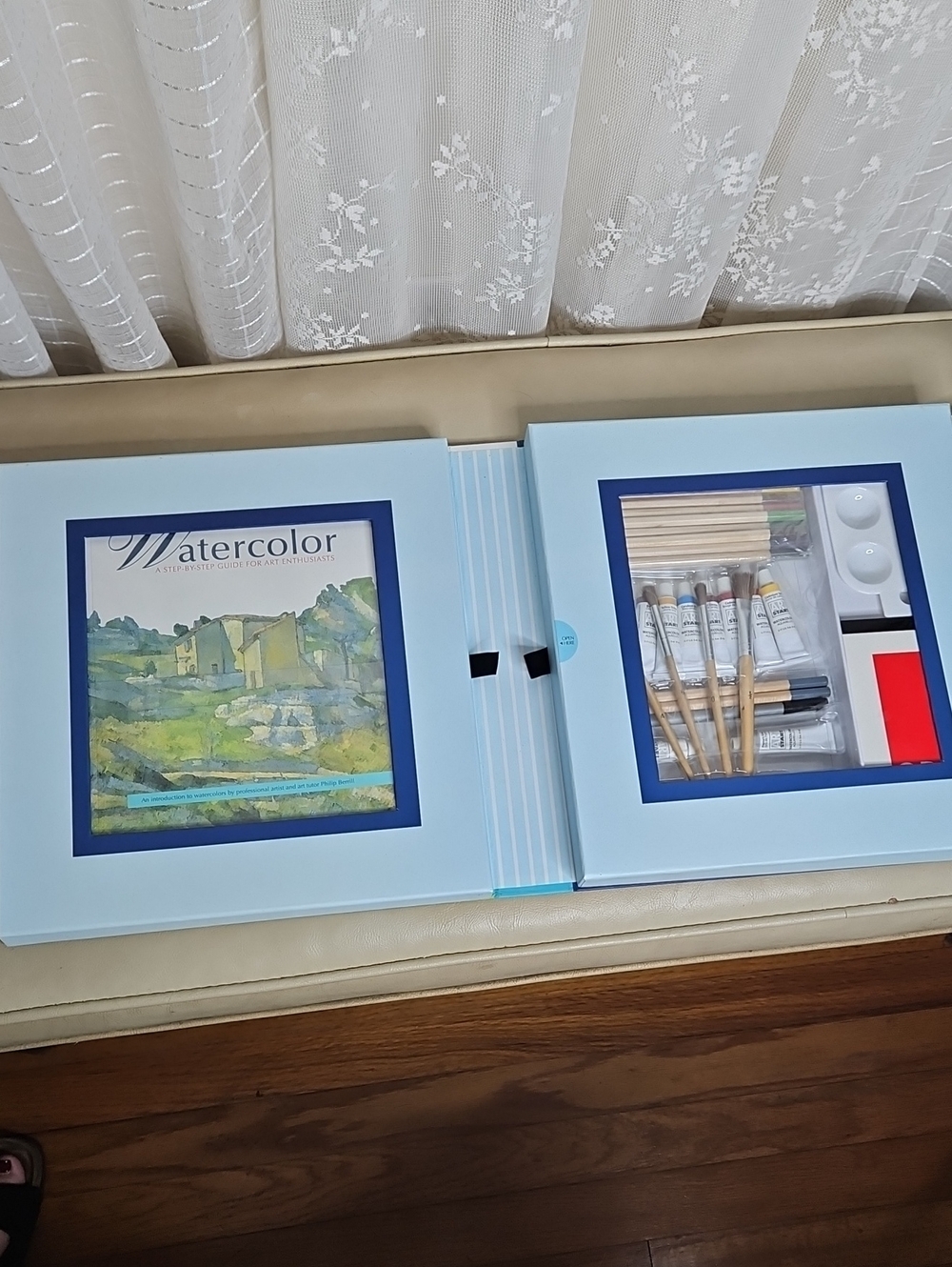 NWT Watercolor: A Complete Kit for Art Enthusiasts by SpiceBox x Philip Berrill - Picture 4 of 5